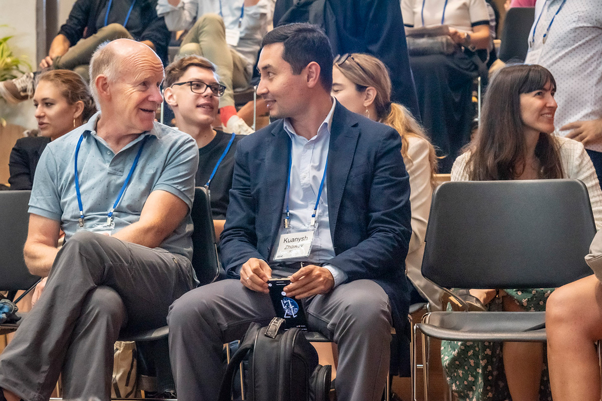 Expecting the keynote lecture ...